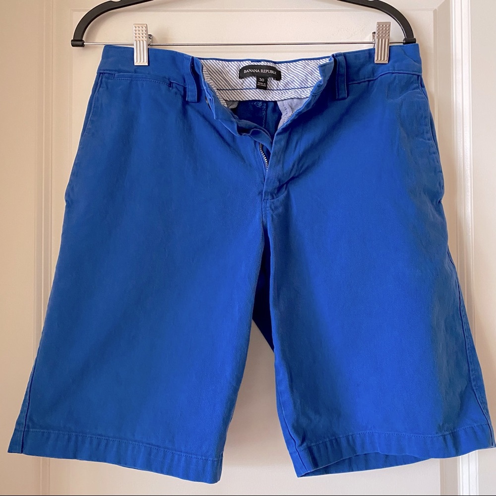 Like-New Banana Republic Khaki 9” Shorts, Mens 30